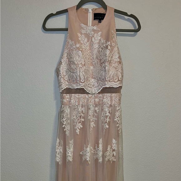 Avery G lace high neck formal dress with cutout | size 2 - Picture 1 of 13